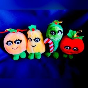 Set of 4 Vintage Del Monte Co. Holiday Yumkin Ornaments